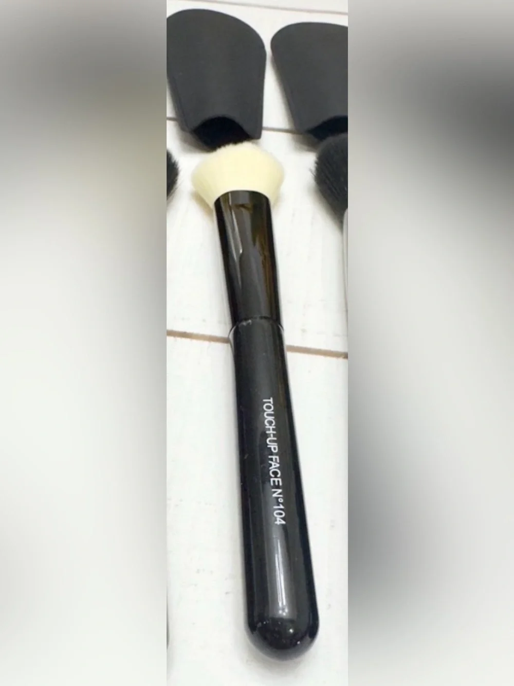 Les Pinceaux De Chanel Touch-up Face Brush N°104